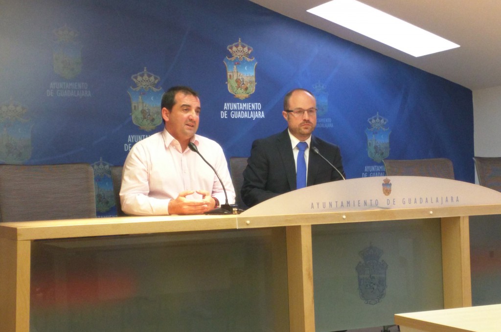 Alejandro Ruiz e Ildefonso Ramírez en rueda de prensa