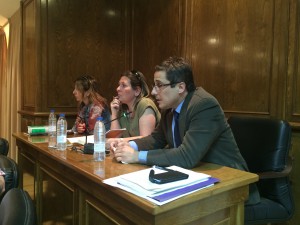 Marta Usano y José María González, durante el Pleno de Alovera.